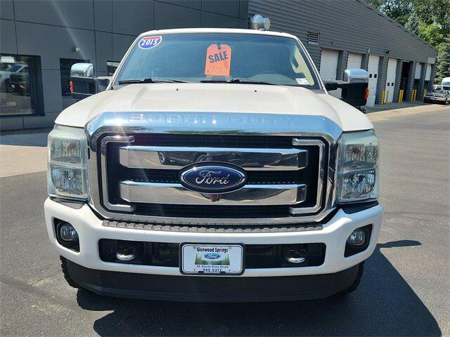 Photo of 2015 White Ford F-350
