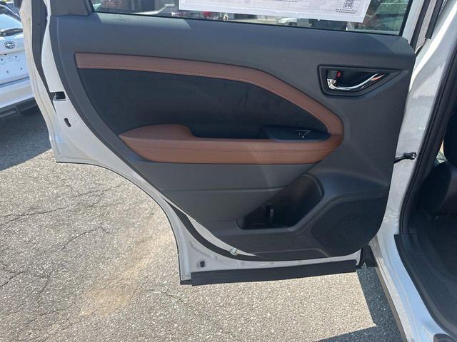 Photo of 2025 Crystal White Pearl Subaru Forester