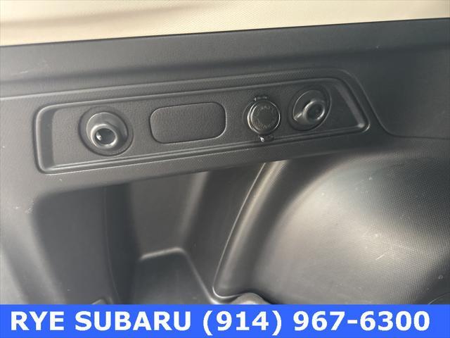 Photo of 2022 Ice Silver Metallic Subaru Forester