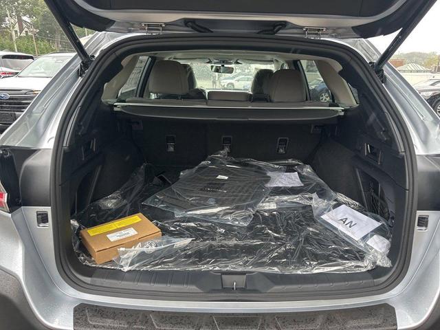 Photo of 2025 Ice Silver Metallic Subaru Outback