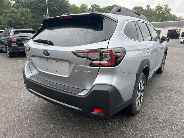 Photo of 2025 Ice Silver Metallic Subaru Outback
