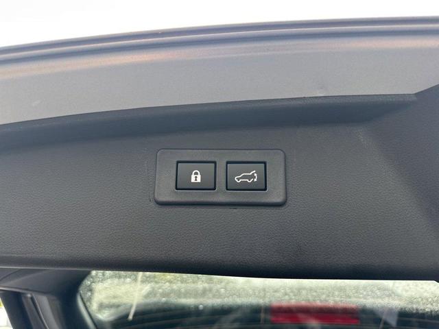 Photo of 2025 Ice Silver Metallic Subaru Outback