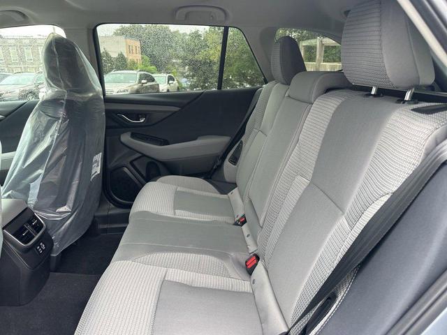Photo of 2025 Ice Silver Metallic Subaru Outback