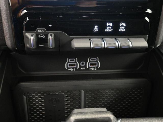 Photo of 2026 Granite Crystal Metallic Clearcoat RAM 1500