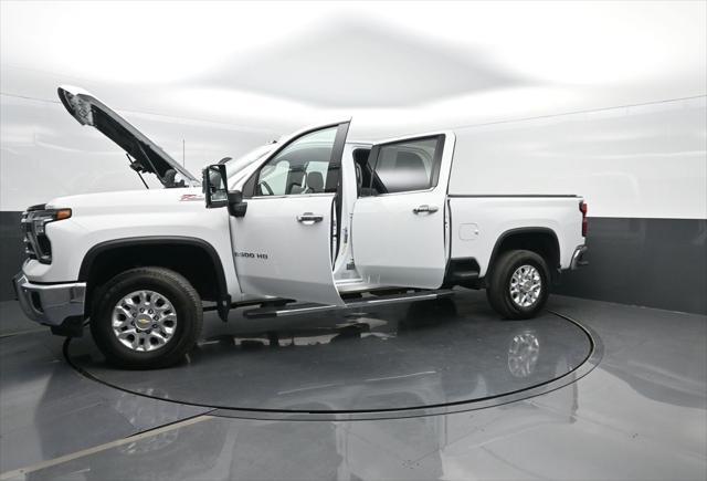 Photo of 2024 Summit White Chevrolet Silverado 2500