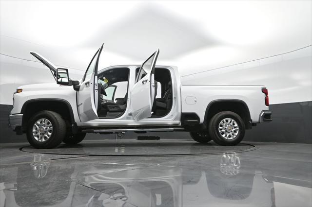 Photo of 2024 Summit White Chevrolet Silverado 2500