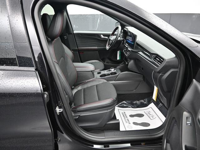 Photo of 2025 Agate Black Metallic Ford Escape