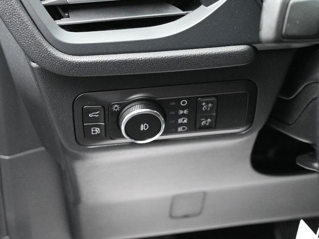 Photo of 2025 Agate Black Metallic Ford Escape