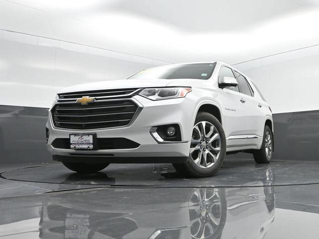 Photo of 2020 Iridescent Pearl Tricoat Chevrolet Traverse