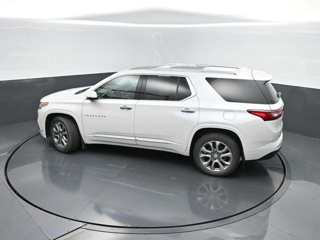 Photo of 2020 Iridescent Pearl Tricoat Chevrolet Traverse