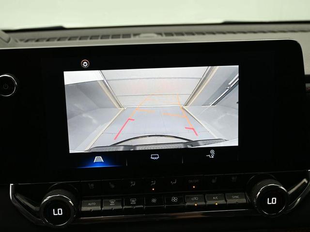 Photo of 2023 Summit White Chevrolet Colorado