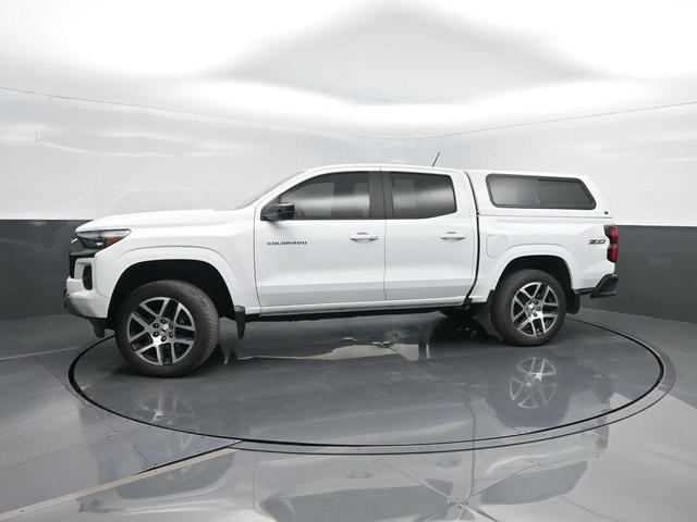 Photo of 2023 Summit White Chevrolet Colorado