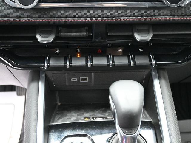 Photo of 2023 Summit White Chevrolet Colorado