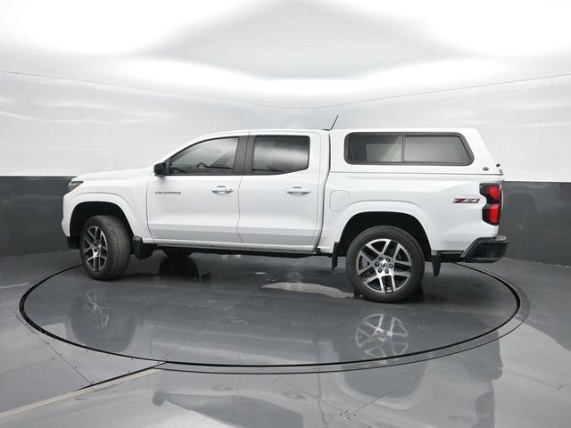 Photo of 2023 Summit White Chevrolet Colorado
