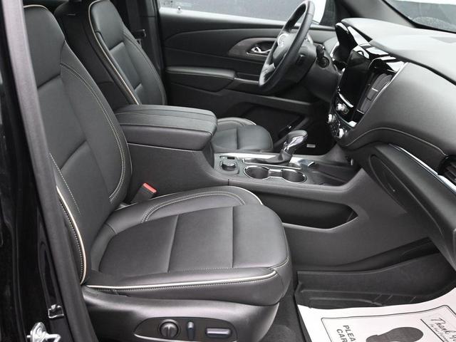 Photo of 2024 Mosaic Black Metallic Chevrolet Traverse