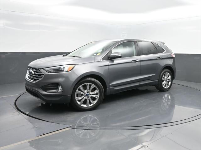 Photo of 2022 Carbonized Gray Metallic Ford Edge