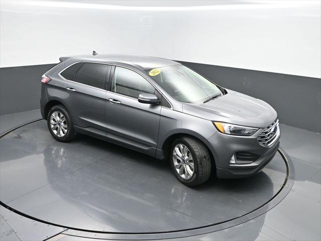 Photo of 2022 Carbonized Gray Metallic Ford Edge
