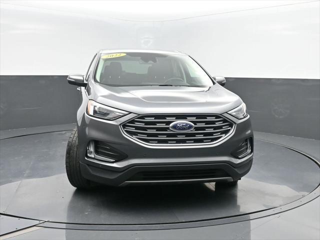 Photo of 2022 Carbonized Gray Metallic Ford Edge