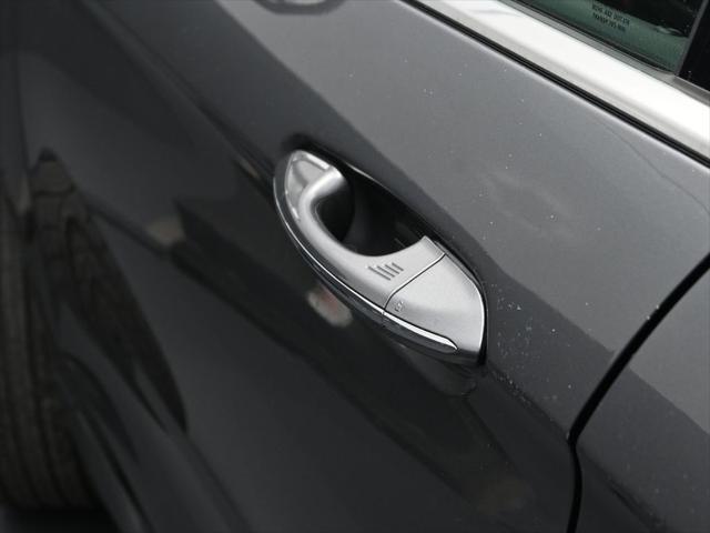Photo of 2022 Carbonized Gray Metallic Ford Edge