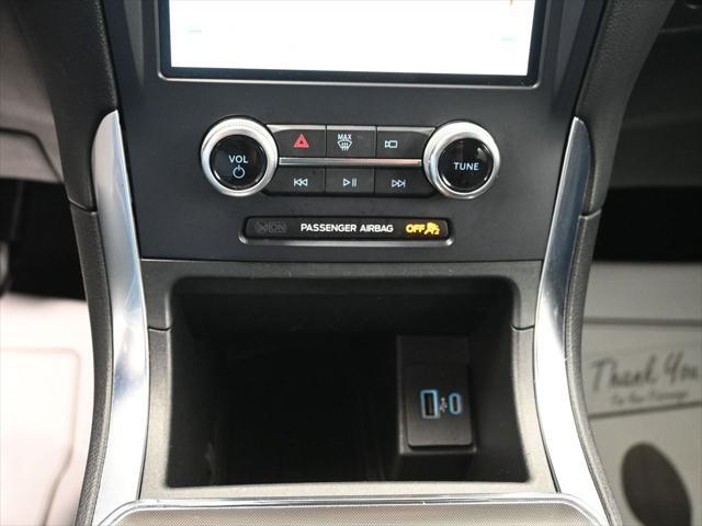 Photo of 2022 Carbonized Gray Metallic Ford Edge