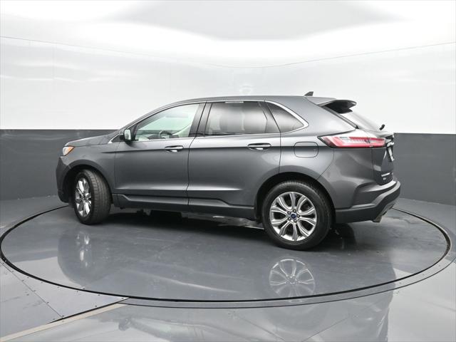 Photo of 2022 Carbonized Gray Metallic Ford Edge