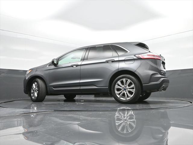 Photo of 2022 Carbonized Gray Metallic Ford Edge