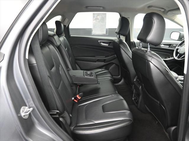 Photo of 2022 Carbonized Gray Metallic Ford Edge