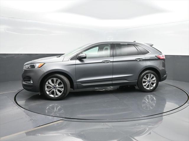 Photo of 2022 Carbonized Gray Metallic Ford Edge