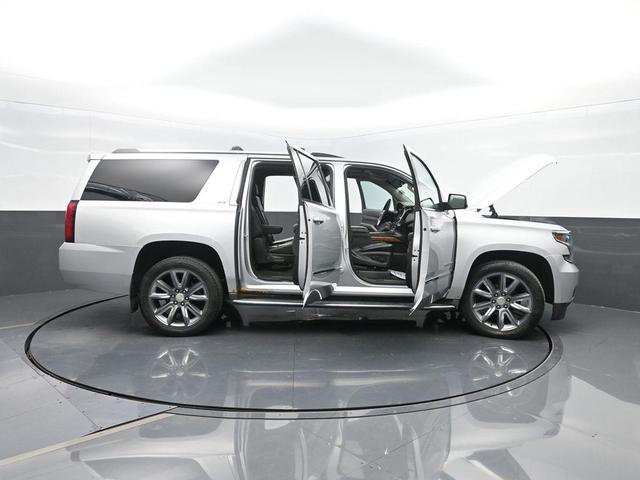 Photo of 2015 Silver Ice Metallic Chevrolet Suburban