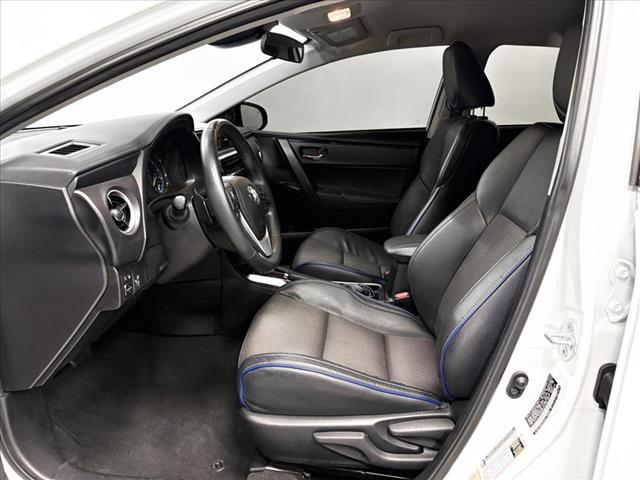 Photo of 2019 White Toyota Corolla