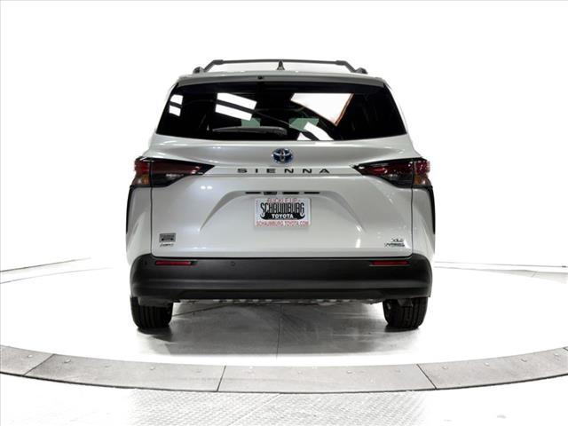 Photo of 2023 Wind Chill Pearl Toyota Sienna