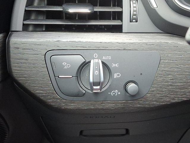 Photo of 2022 Terra Gray Metallic Audi A4
