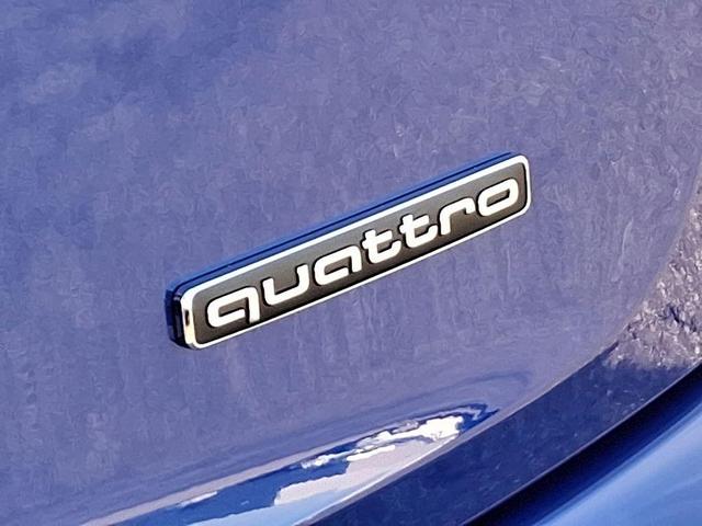 Photo of 2025 Ultra Blue Metallic Audi Q5