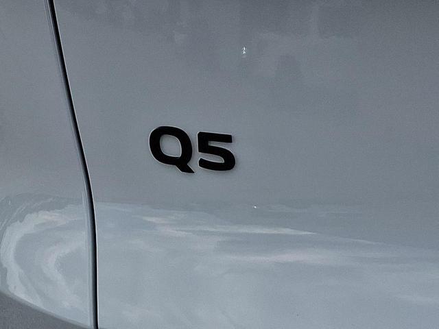 Photo of 2025 Glacier White Metallic Audi Q5