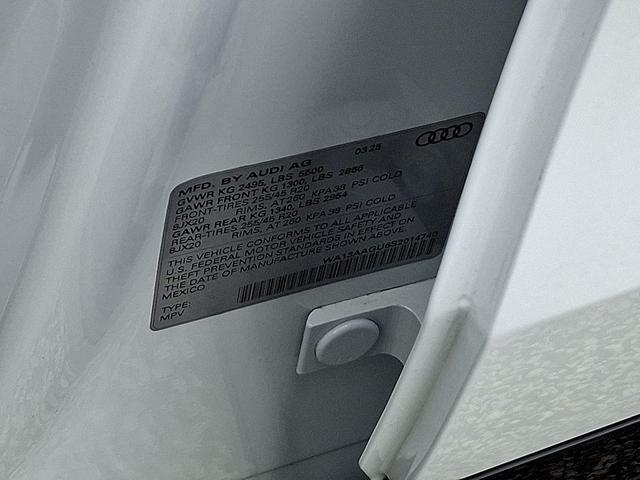 Photo of 2025 Glacier White Metallic Audi Q5