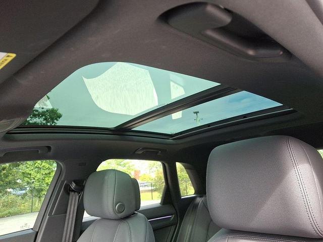 Photo of 2022 Glacier White Metallic Audi Q3