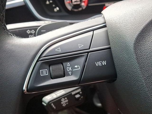 Photo of 2022 Glacier White Metallic Audi Q3