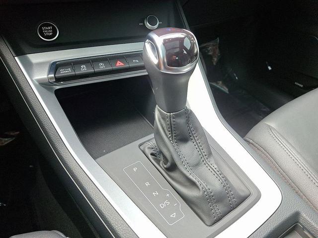 Photo of 2022 Glacier White Metallic Audi Q3