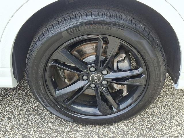 Photo of 2022 Glacier White Metallic Audi Q3