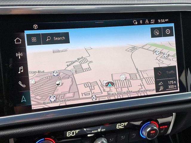 Photo of 2022 Glacier White Metallic Audi Q3