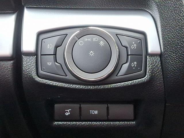 Photo of 2018 Magnetic Metallic Ford Explorer