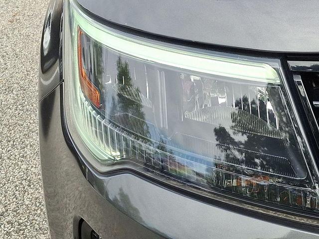 Photo of 2018 Magnetic Metallic Ford Explorer