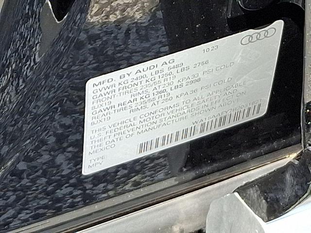 Photo of 2024 Mythos Black Metallic Audi Q5