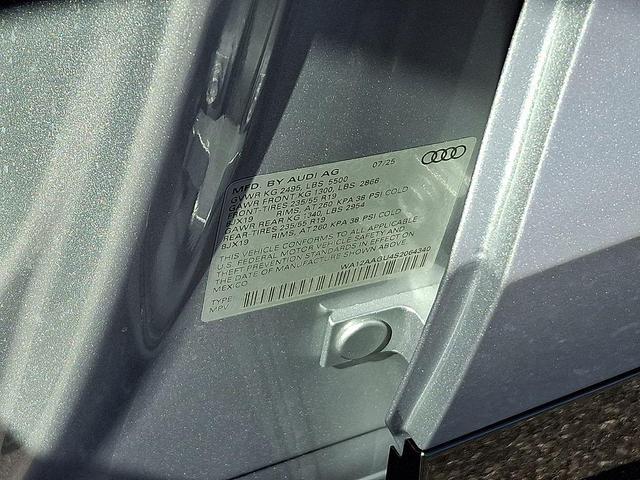 Photo of 2025 Florett Silver Metallic Audi Q5