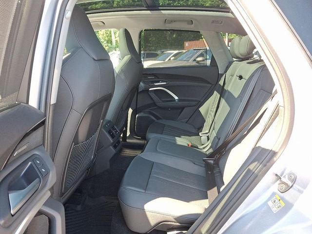 Photo of 2025 Florett Silver Metallic Audi Q5