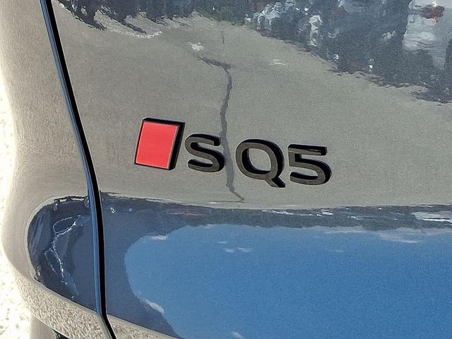 Photo of 2025 Daytona Gray Pearl Effect Audi SQ5