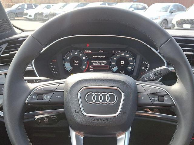 Photo of 2025 Navarra Blue Metallic Audi Q3