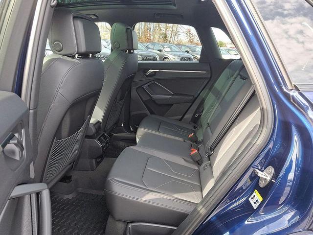 Photo of 2025 Navarra Blue Metallic Audi Q3