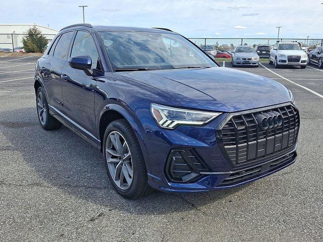 Photo of 2025 Navarra Blue Metallic Audi Q3