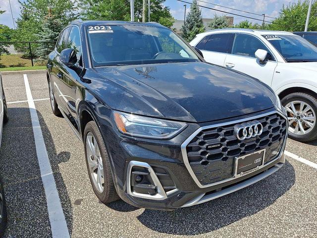 Photo of 2023 Mythos Black Metallic Audi Q5